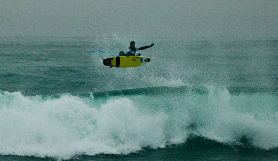 Ian Battrick, battling a blizzard. Photo: <a href=\"www.lunasurf.com>Lunasurf.com</a>/<a href=\"http://ianbattrick.blogspot.com/\">Ian Battrick</a>