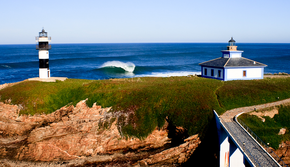 Isla Pancha,  XXL spot. It\'s an amazing place for an amazing wave. Winter 2009. Photo: <a href=\"http://www.jaiderlozano.com/\" target=_blank>Jaider Lozano</a>