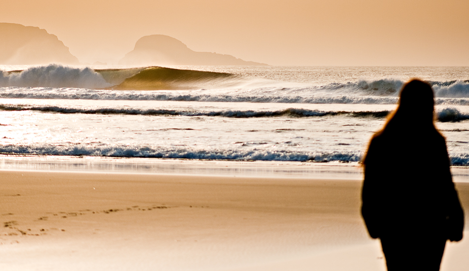 Beachbreak perfection. Asturias, spring 2009. Photo: <a href=\"http://www.jaiderlozano.com/\" target=_blank>Jaider Lozano</a>