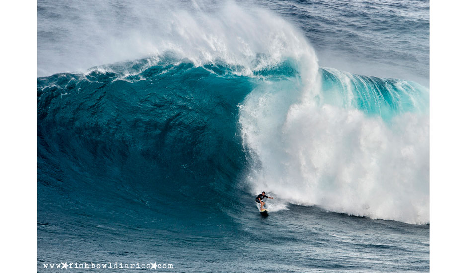 DK Walsh, looking over the shoulder. Photo: <a href=\"http://fishbowldiaries.com\">Sofie Louca - Fish Bowl Diaries</a> 