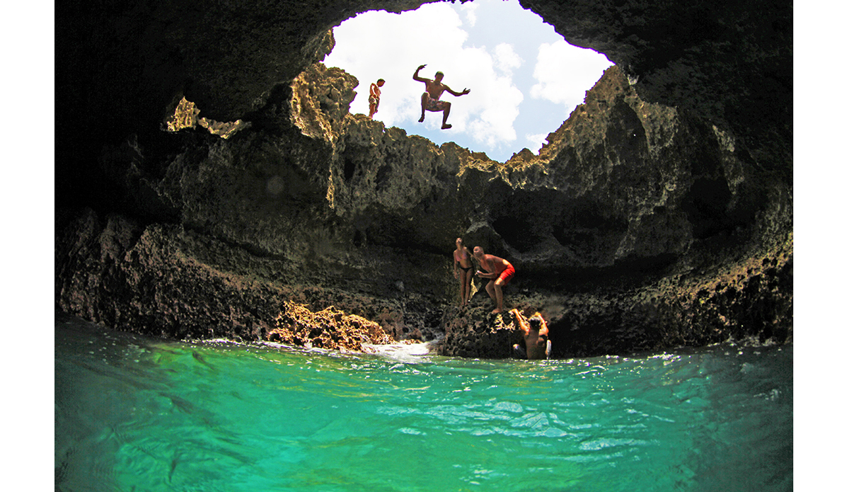 Rounding up a group of friends for a little adventure is what living in Hawaii is all about. This is a secret cave that you can only swim in when the waves are flat. Photo: <a href=\"http://instagram.com/manaphotohawaii\">Mana Photo Hawaii</a>