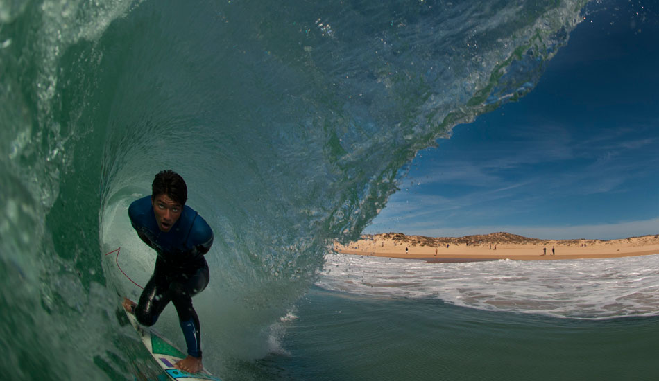 Miguel Blanco, tucked. Photo: <a href= \"http://joaobracourt.com/\" target=_blank>Joao Bracourt.</a>