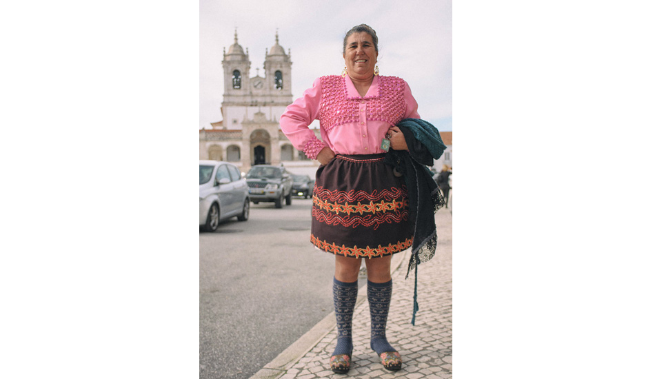 Nazaré woman. Photo: <a href= \"http://joaobracourt.com/\" target=_blank>Joao Bracourt.</a>