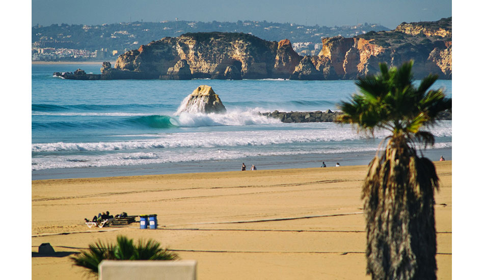 Praia da Rocha, normally a summer tourist spot, transformed into a surfer\'s paradise during this huge swell. Photo: <a href= \"http://joaobracourt.com/\" target=_blank>Joao Bracourt.</a>