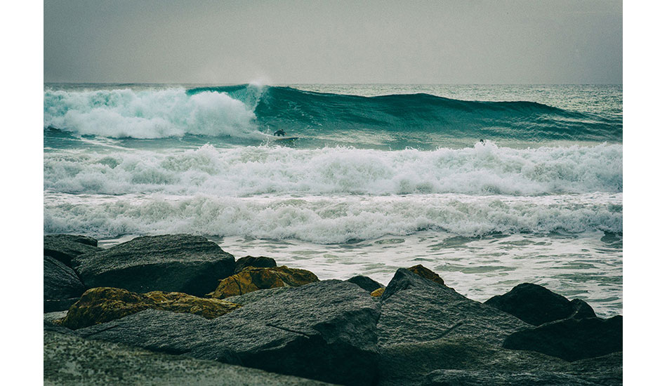 Marlon Lipke preparing to attack the lip...ke. Photo: <a href= \"http://joaobracourt.com/\" target=_blank>Joao Bracourt.</a>