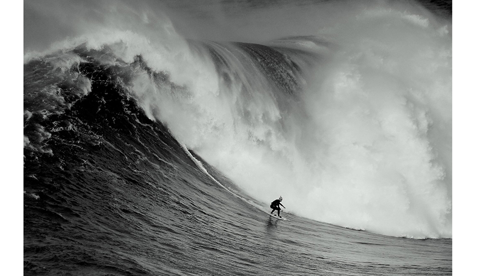 Nazaré:  Eric - Surfing Gladiator? Photo: Jose Pinto