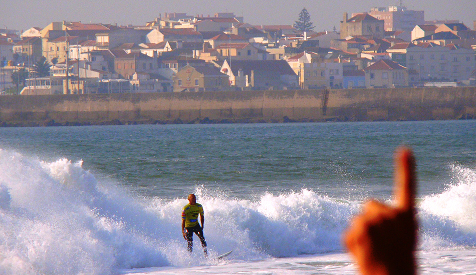 Peniche:   Slater  NO.1 Photo: Jose Pinto