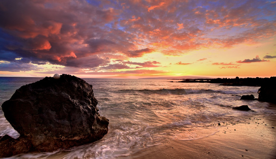 Sunset Maui.  Image: <a href=\"http://gokenji.com/port/\" target=\"_blank\">Croman</a>