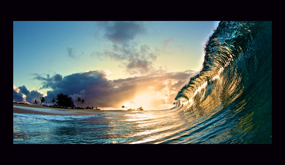 Same as above, same day too. Just a nice clean wave with the light reflecting off the face of the wave.  Image: <a href=\"http://gokenji.com/port/\" target=\"_blank\">Croman</a>