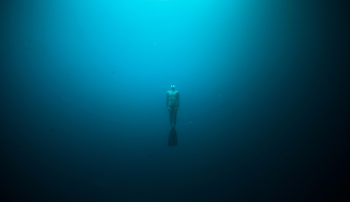 Yoram Zekri freedives in Matavulu on Espiritu Santo in Vanuatu. Photo: <a href=\"https://instagram.com/krystlejwright/\">Krystle Wright</a>