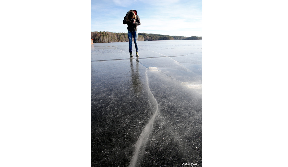 Cracks in the ice. Photo: <a href=\"http://liabarrettphotography.com/\" target=_blank>Lia Barrett</a>