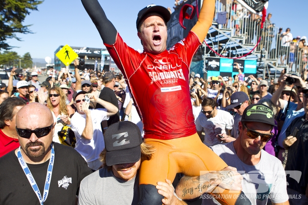 Taj Burrow rose to the challenge in Santa Cruz and extended the title race to the North Shore. Photo: ASP