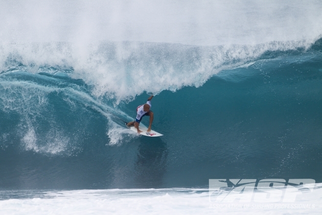 Kelly Slater threading Pipe. Classic form. It all came down to the final day where Josh Kerr put an end to the race, handing it to Joel Parkinson. Photo: ASP