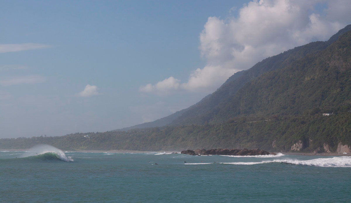 Jinzun Harbour under a large swell.