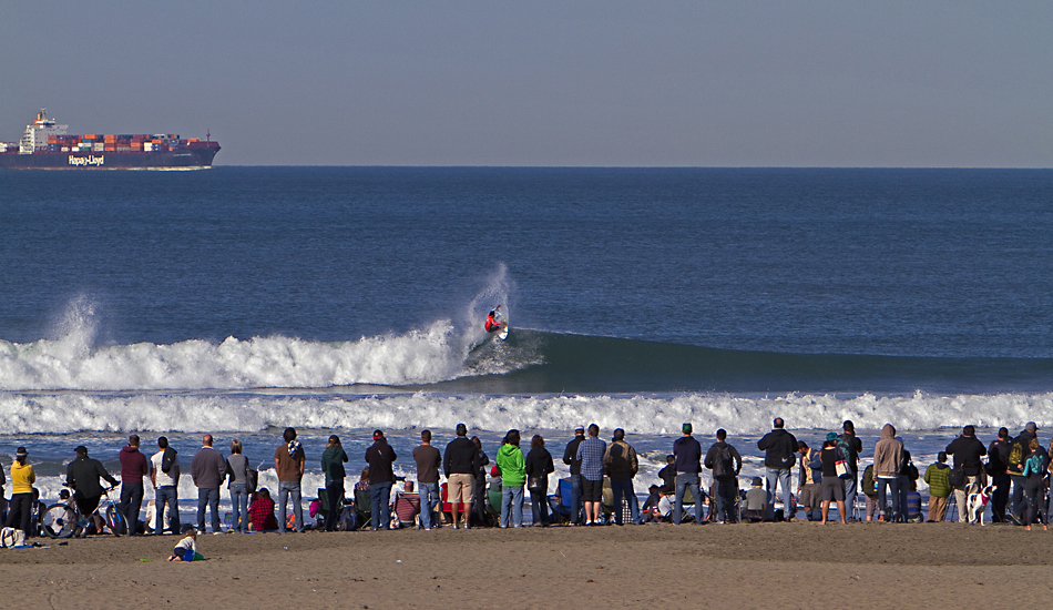 When the Rip Curl Pro came to town, the whole city showed up. Miguel Pupo did too! Photo: <a href=\"http://instagram.com/migdailphoto\"> Seth Migdail</a>