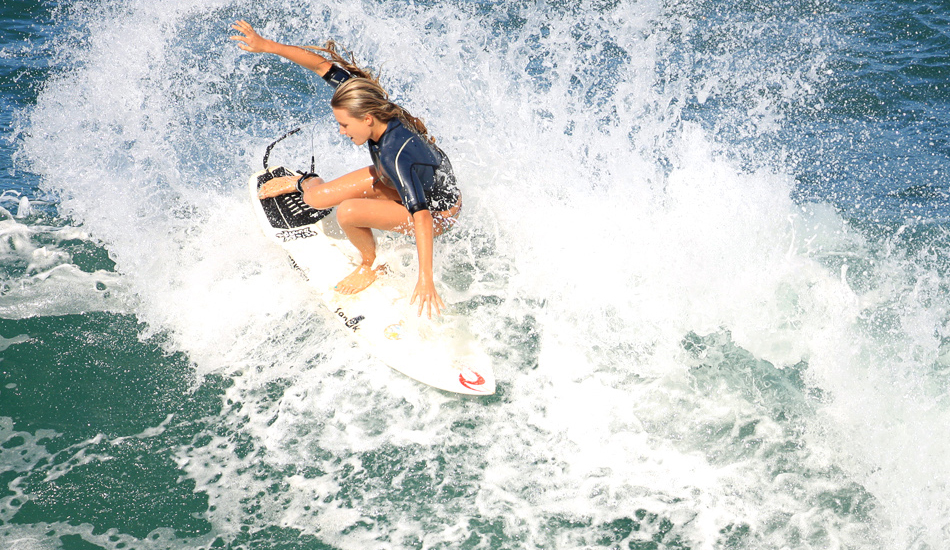 Alana, fins out on Kaua\'i. Photo: <a href=\"http://www.mikecoots.com\">Mike Coots</a>