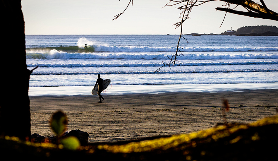 Sometimes winter in Tofino can look like summer. Surfer: Pete Devries. Photo: <a href=\"http://marcuspaladino.wordpress.com\">Marcus Paladino</a>