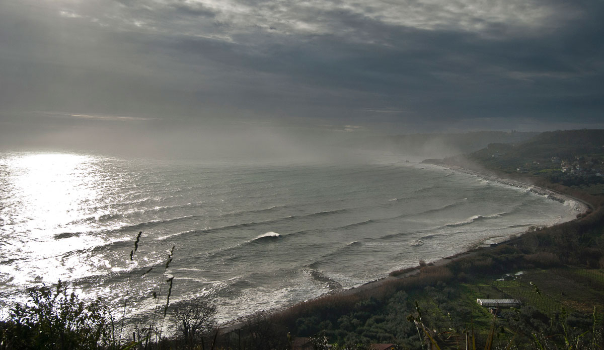 Acquabella Bay in Ortona, Abruzzo, Italy, as seen from the cliff. Photo: <a href=\"http://www.mariotrave.viewbook.com/\">Mario Trave</a>