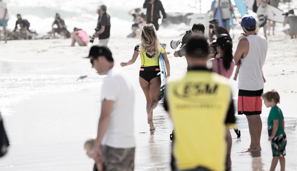 Alana Blanchard jogging up the point pre-heat. Photo: <a href=\"http://mattdunbar.com.au\">Matt Dunbar</a>