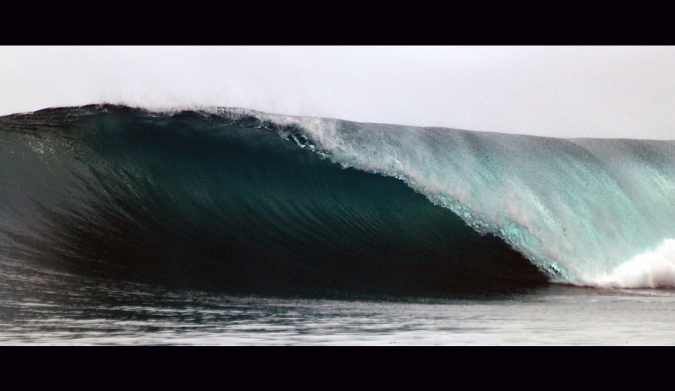 <strong>Indo.</strong> The dream section and no one around. It was a late afternoon and this wave rolled through perfectly, all the way, with no takers. Image: Sbrizzi