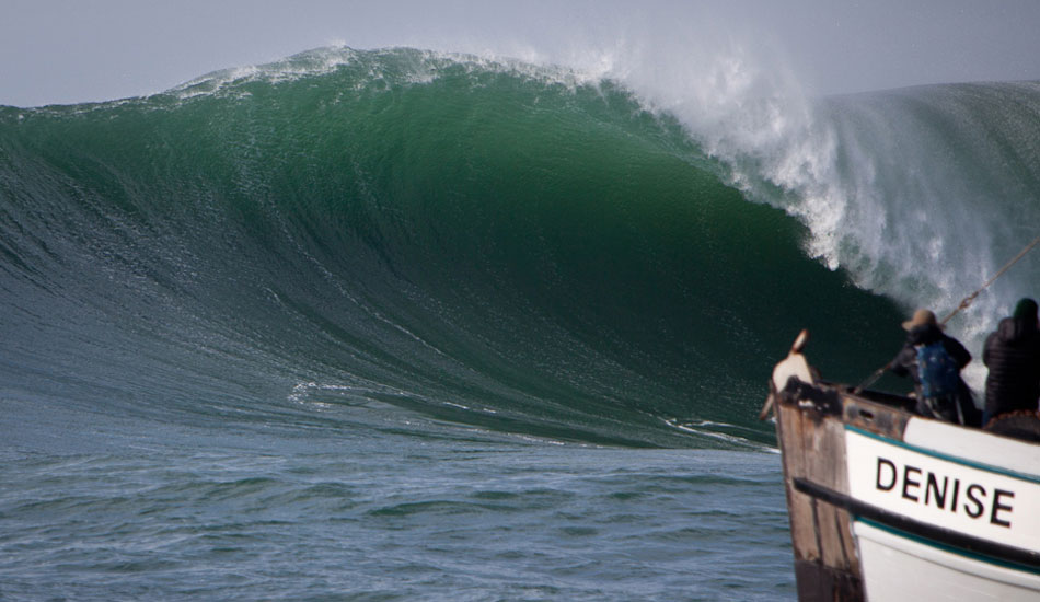 You could drive a school bus through this one. Photo: <a href=\"http://withinwaves.com/\" target=_blank>Nick Allen</a>