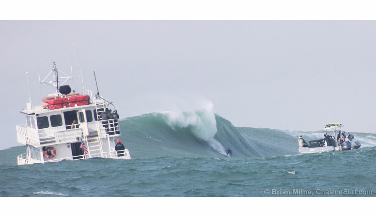 Travis Payne drops into the bowl. Photo: <a href=\"http://www.chasingsurf.com/\">Brian Milne</a>