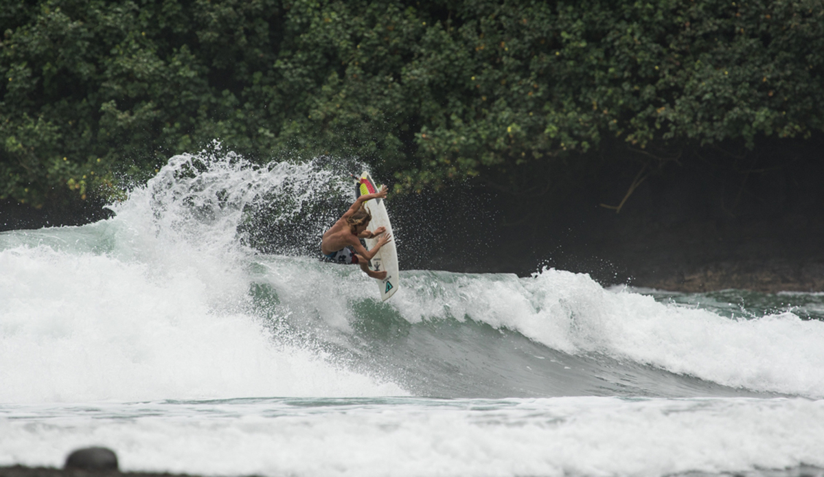 Chaz letting the fins breathe on his self-shaped “Tanto” model.  Photo: <a href=\"http://www.nickricca.com\">Nick Ricca</a>