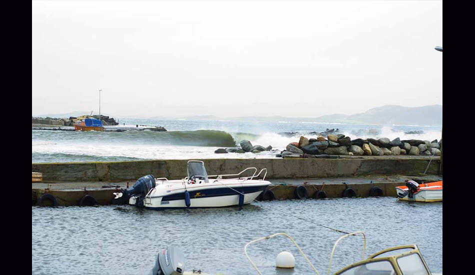 Norway harbour wave. Image: <a href=\"http://www.timnunn.co.uk\" target=\"_blank\">Nunn</a>