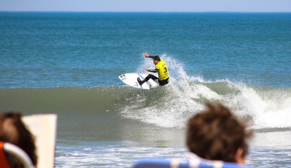 Former WCT competitor Ben Bourgeois of Sweetwater Surf Shop with speed, style, flow and power even in the minimal conditions. Photo: John Streit