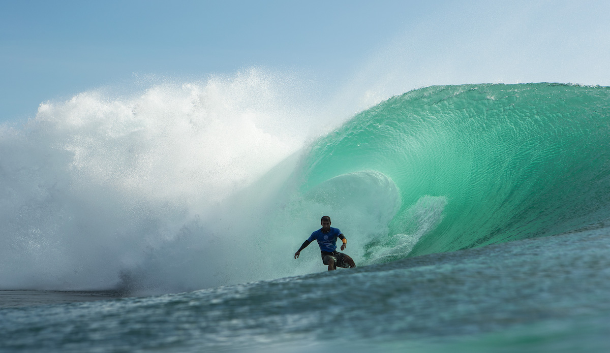 Bruno Santos hits the breaks. Photo: Lawrence/WSL