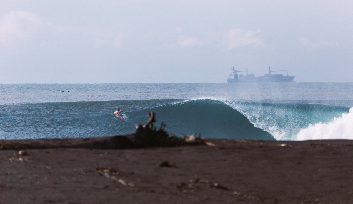 Welcome to Guatemala, paddle, ride and enjoy the Pacific. Photo: <a href=\"http://www.kheperphoto.com/\">Paola Núñez Linares</a>