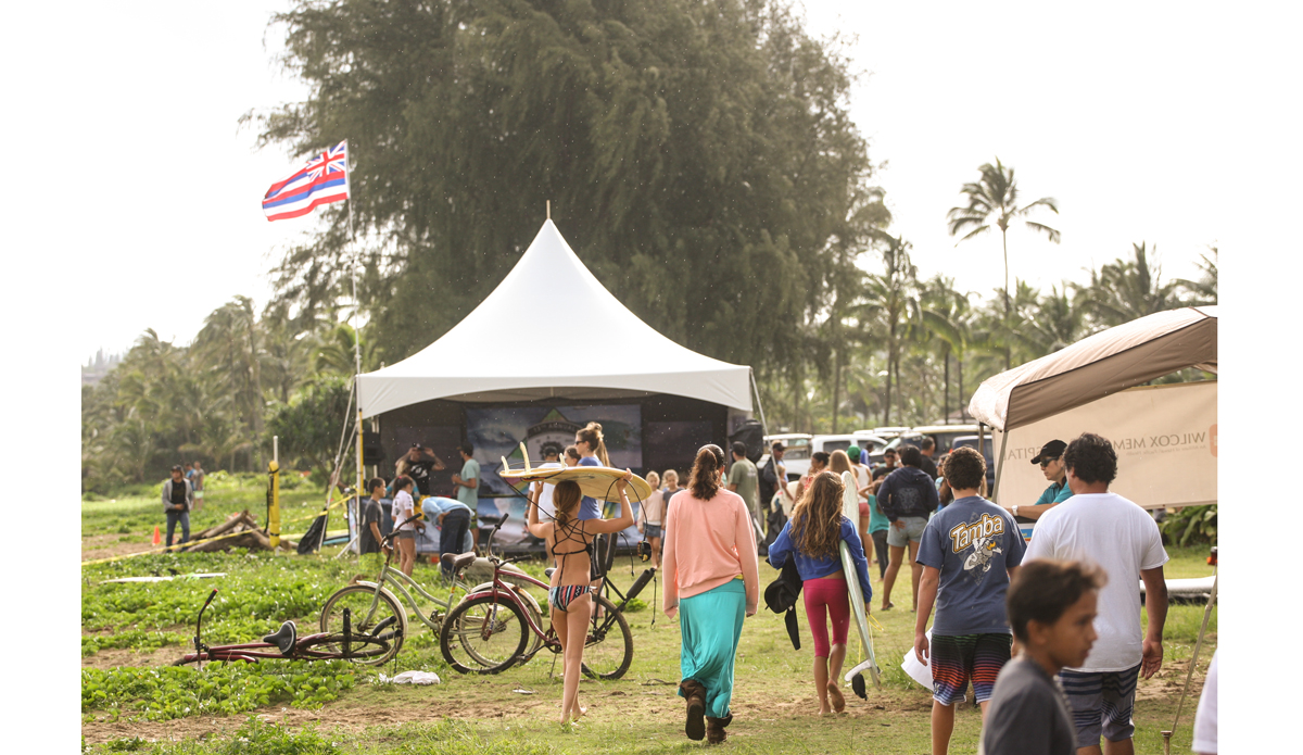 The early morning saw light rain and sunshine as the weekend crowd began to build. Photo: <a href=\"http://www.danegrady.com/\">Dane Grady</a>