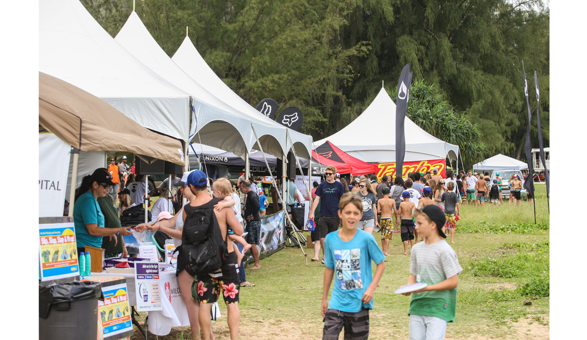 By lunch, the event was in full swing. Hundreds of people flocked to Pine Trees. Photo: <a href=\"http://www.danegrady.com/\">Dane Grady</a>