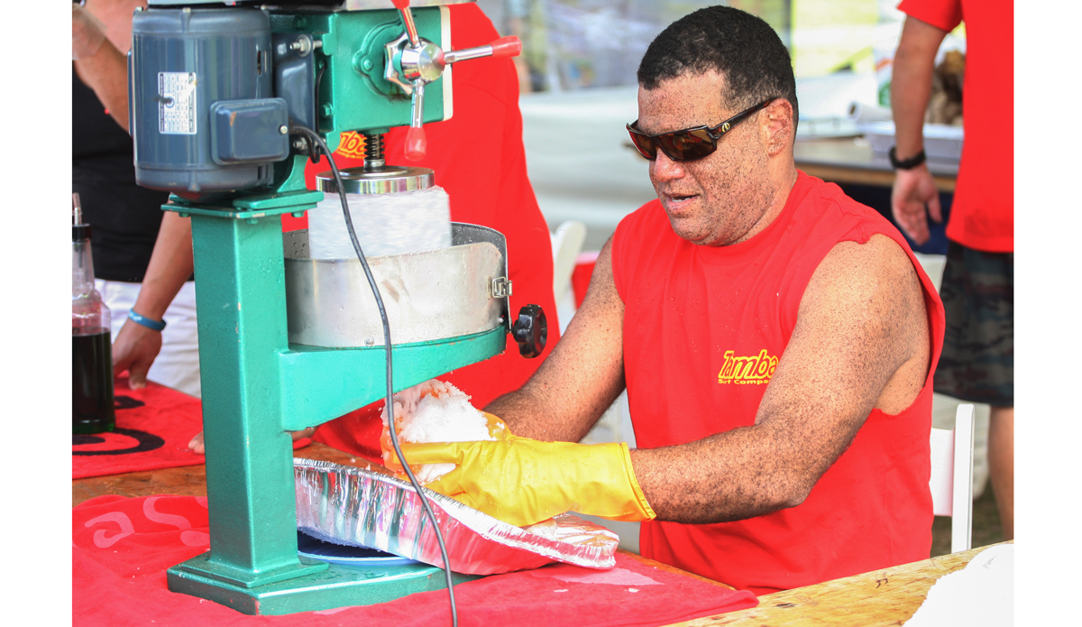 Saa Tamba shaping the snow cones. Photo: <a href=\"http://www.danegrady.com/\">Dane Grady</a>