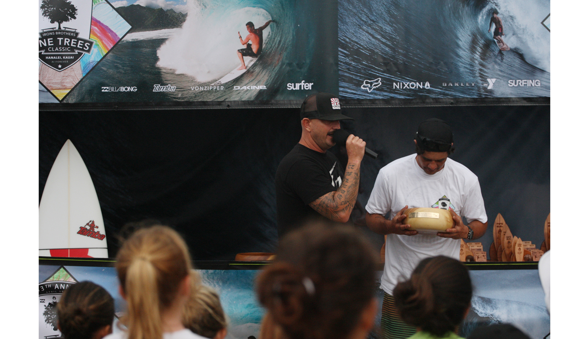 Miguel Graham, event coordinator hands out special awards. Photo: <a href=\"http://www.danegrady.com/\">Dane Grady</a>