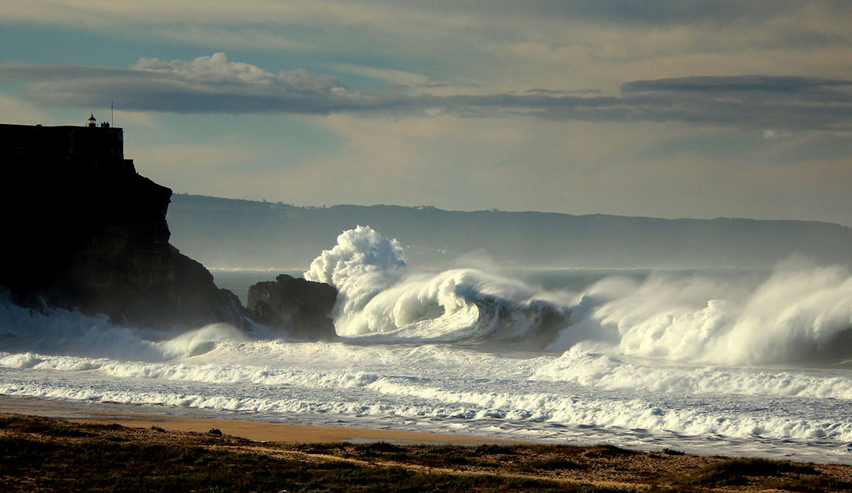 Waves pumping away. Photo: <a href=\"https://www.facebook.com/profile.php?id=100008446928071\"> Jose Pinto</a>