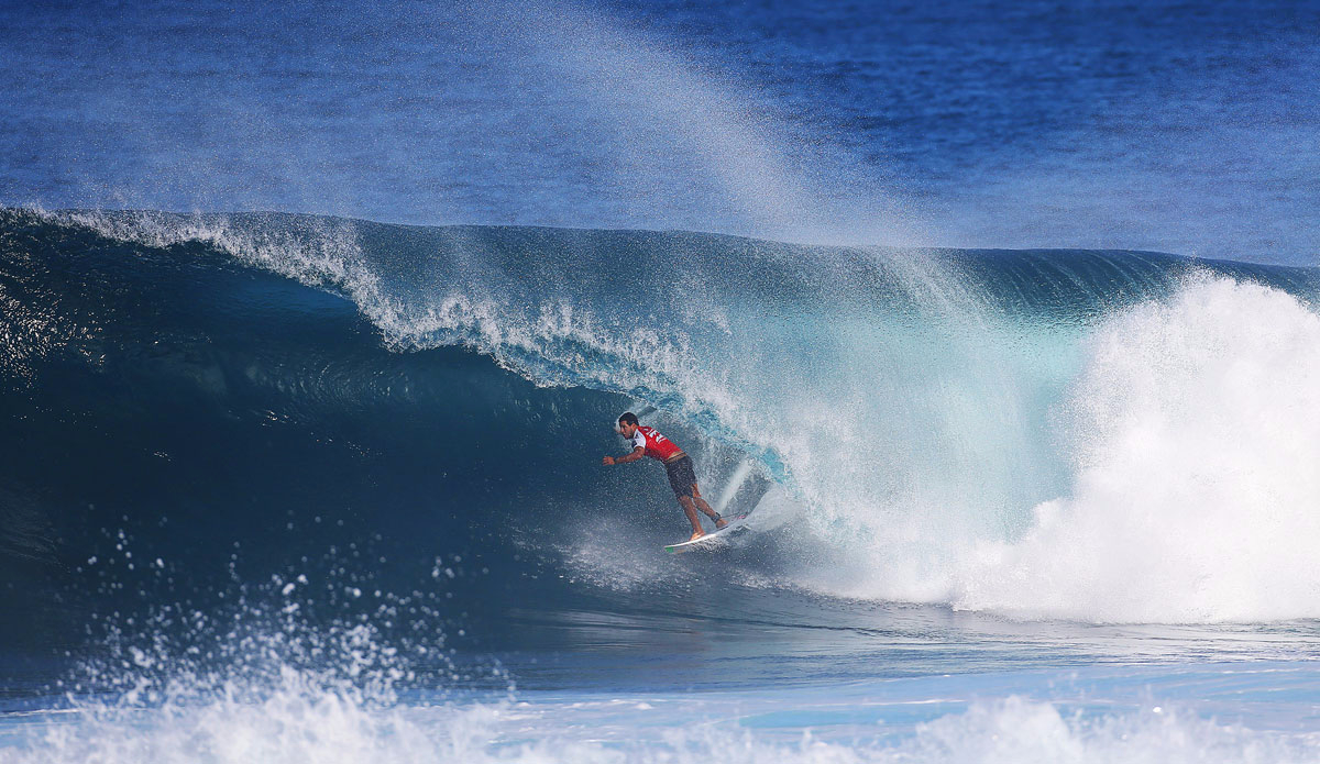  Adriano De Souza of Brasil winning his Round 2 heat at the Billabong Pipe Masters at Pipeline, Oahu, Hawaii on Thursday December 10, 2015.  Photo: <a href=\"http://www.worldsurfleague.com/\">WSL</a>/<a href=\"https://www.instagram.com/kc80/\">Cestari</a>