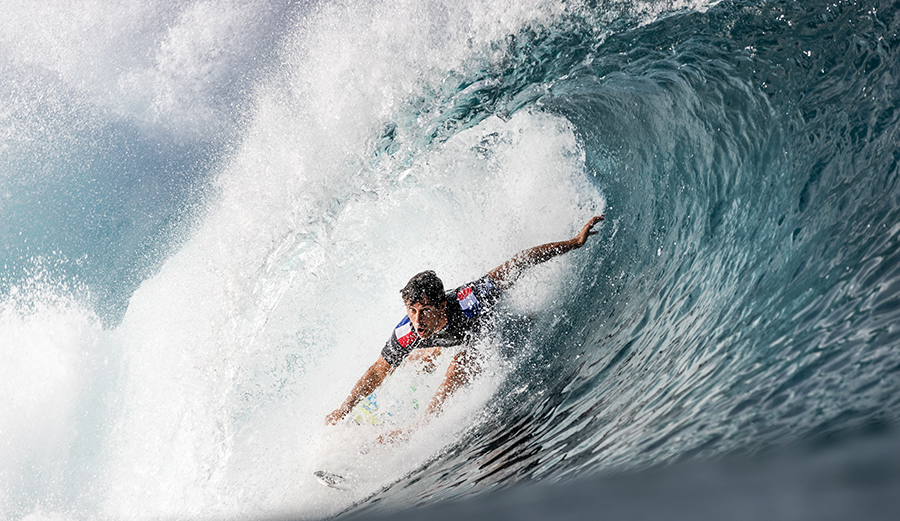 Jeremy Flores will always be in the hunt at Pipe. Photo: Brent Bielmann/WSL