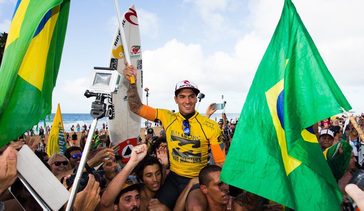 Gabriel stayed on the beach for an extra 45 minutes after all was over to sign autographs for his fans. He won with grace. Photo: <a href=\"http://mattdunbar.com.au\" target=\"_blank\">Matt Dunbar</a>