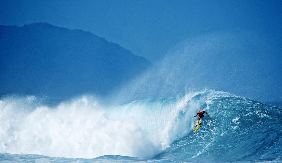 I went for a walk on a big day at Pipeline. Photo:<a href=\"http://www.bluesnapper.com.au/\" target=_blank>Alex Marks.</a> 