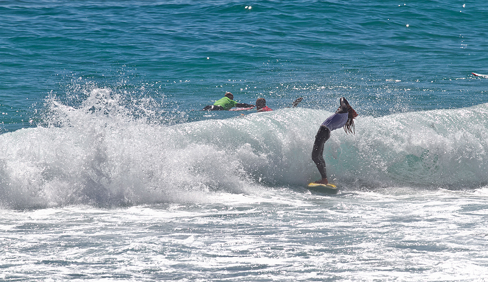 Jared Aufrichtig salutes Bruce Gold with a little hands-up soul arch. © Billy Ackerman