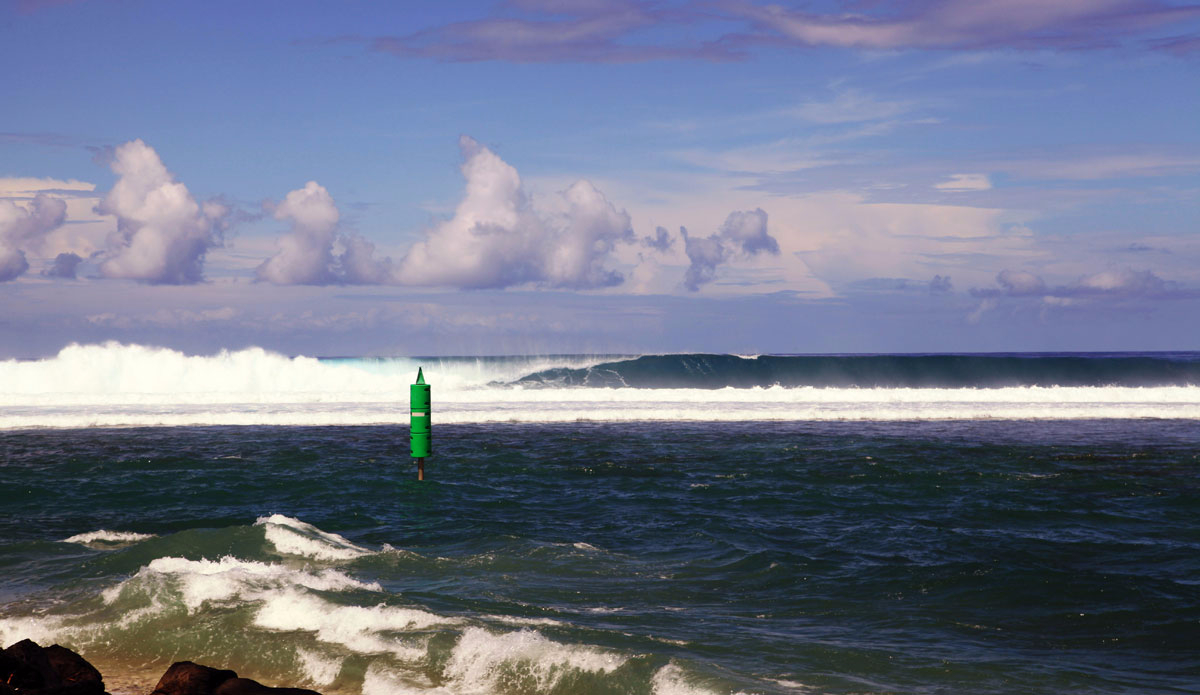 The world class left at St Leu. Empty perfection. Photo: <a href=\"http://Instagram.com/simonjayphotos\" target=\"_blank\"> Simon Rickwood</a>