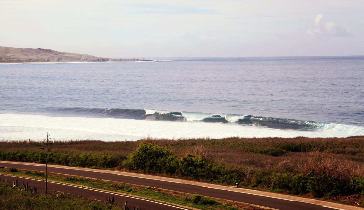 Turned a bend and saw this wave breaking big. Photo: <a href=\"http://Instagram.com/simonjayphotos\" target=\"_blank\"> Simon Rickwood</a>