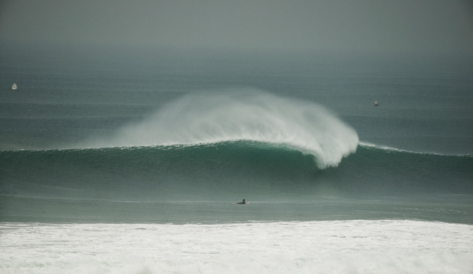 Massive peak of goodness that never ever comes to the South Bay. Photo: <a href=\"http://www.rickyjlesser.com/\" target=_blank>Ricky Lesser.</a>