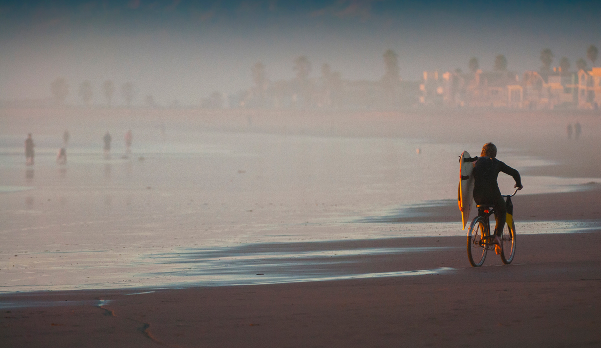 Low tide morning commute. Photo: <a href=\"http://www.rickyjlesser.com/\"> Ricky Lesser</a>