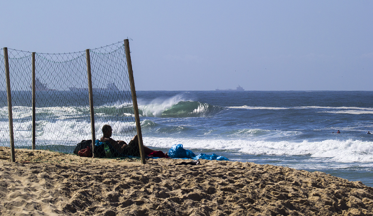 Good waves are not that common in Rio de Janeiro, but they exist. Photo: Luiz Blanco