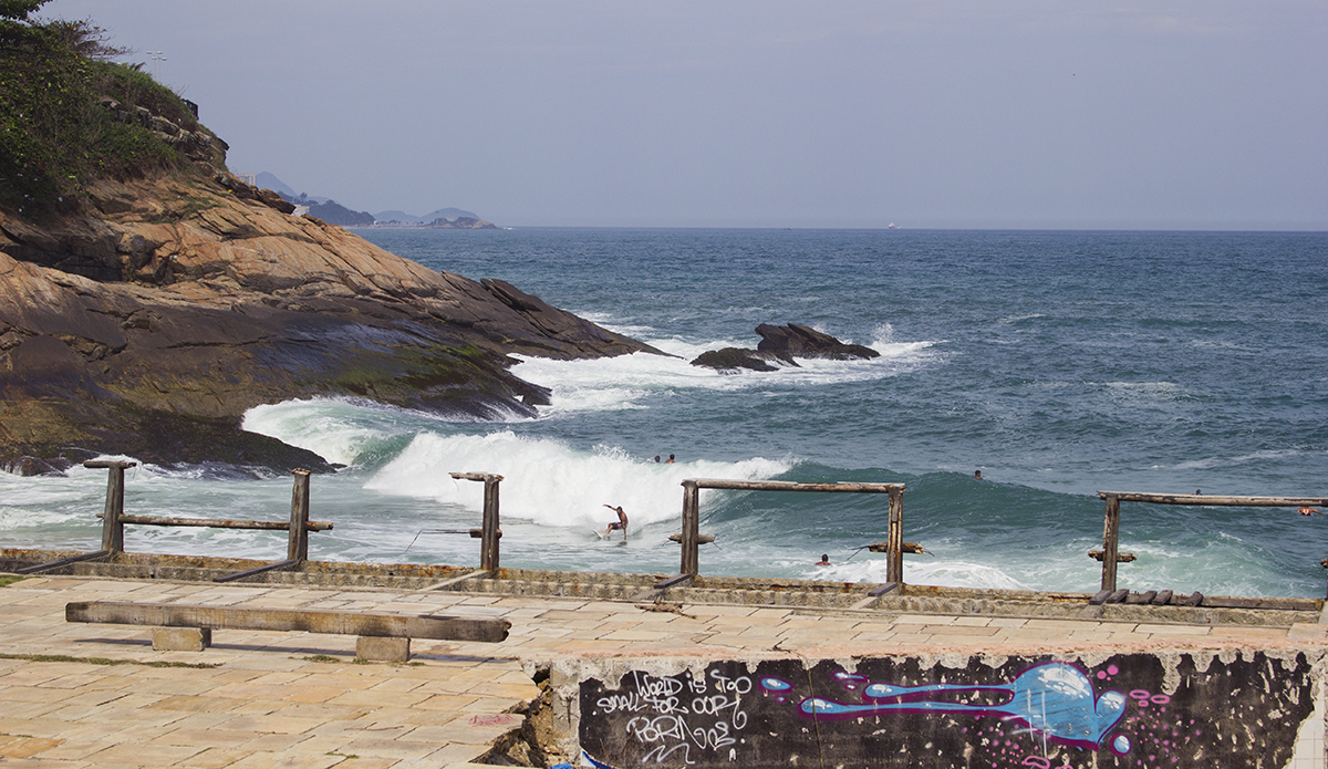 Vidigal beach is a small forgotten one. Photo: Luiz Blanco