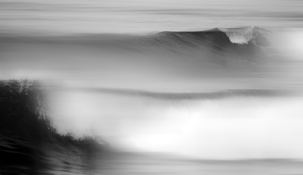 This is a black and white fade out of mid-sized morning set. Photo: <a href=\"www.californiametalphoto.com\">Robert Eovaldi</a>