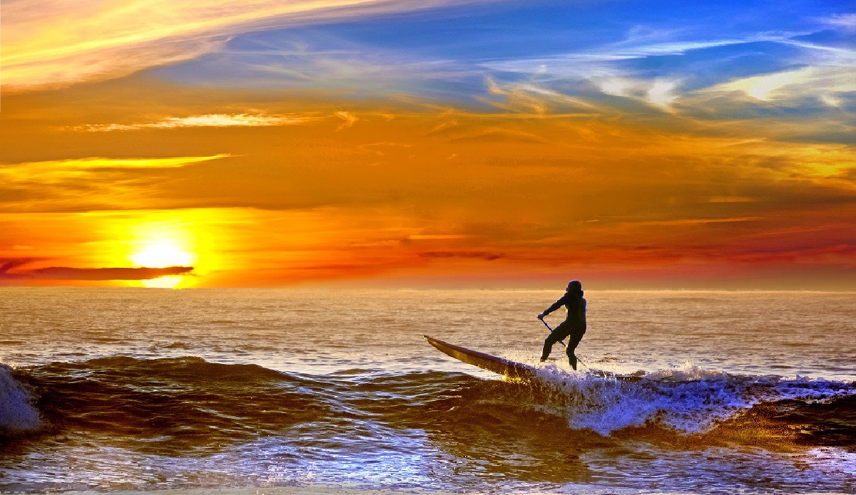 Central Coast sunset. Photo: <a href=\"www.californiametalphoto.com\">Robert Eovaldi</a>