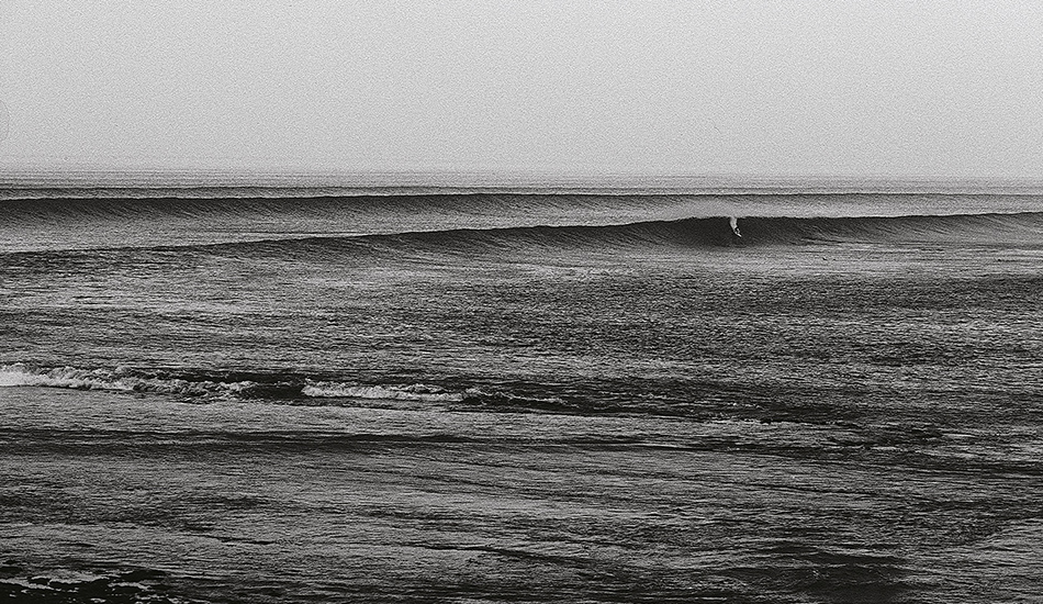 Bundoran Peak again on a rare quiet day. Photo: <a href=\"http://surfphoto.500px.com/home\"> Roger Sharp</a>